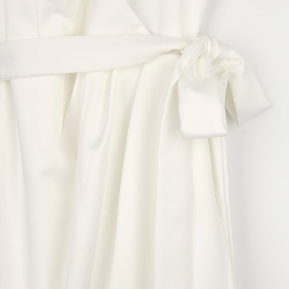 White satin dress - Picture 5 of 5